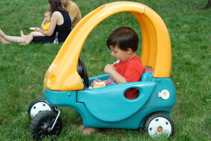 frosting in the cozy coupe