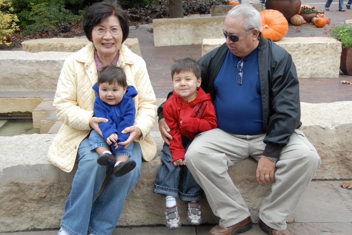 Halmonie, grandpa, and the grandkids