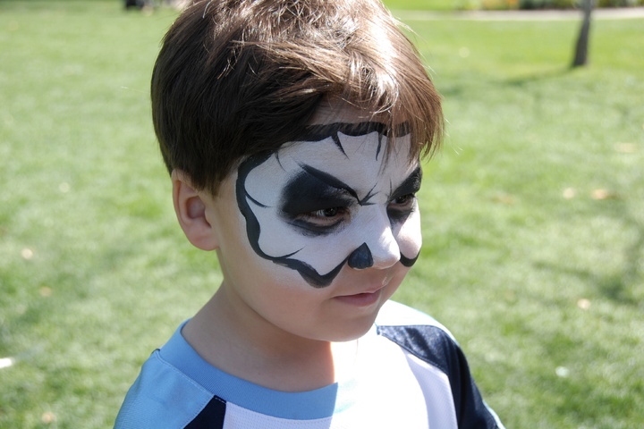 loves the face painting