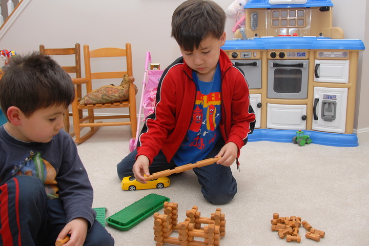 building with lincoln logs