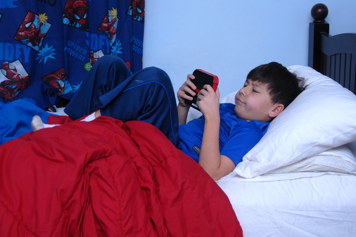 2DS in bed