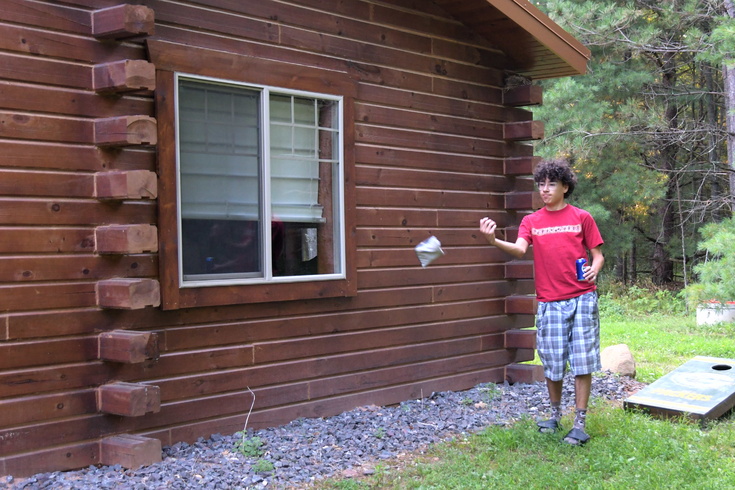 cornhole toss